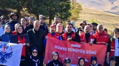 Türk Kızılay Erzurum Şubesi dünya yürüyüş gününde sağlık için farkındalık yürüyüşü