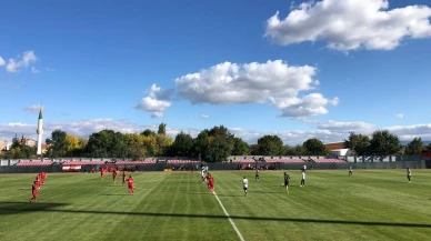 TKI Tavşanlı Linyitspor ile Gemlikspor Ada Stadı'nda 2-2 berabere kaldı