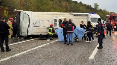 Bartın'da işçi servisi devrildi 1 ölü 19 yaralı