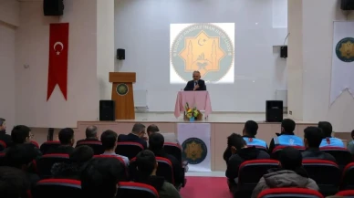 Bayburt İl Müftüsü Bayram Danacı imam hatipliler haftasını öğrencilerle kutladı