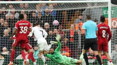 Manchester United Liverpool'u Anfield'da 2-1 mağlup etti