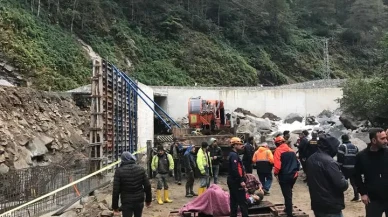 Çamlıhemşin’de dere ıslahında çöken kalıp 5 işçiyi yaraladı