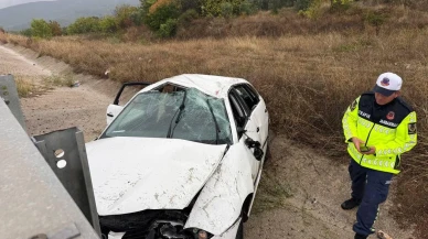 Bursa’nın İznik ilçesinde yoğun yağış sonucu trafik kazası yaşandı
