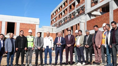 Edremit Devlet Hastanesi inşaatını Dr. Mustafa Canbey inceledi