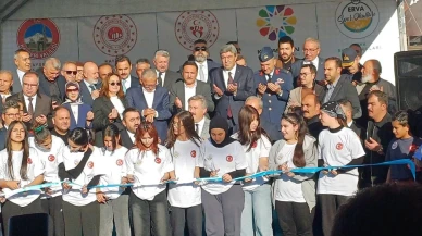 Kayseri'de Çevre ve Şehircilik ERVA Spor Okulu törenle açıldı