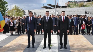 Selendi’de atatürk anıtına çelenk sunma töreni gerçekleştirildi