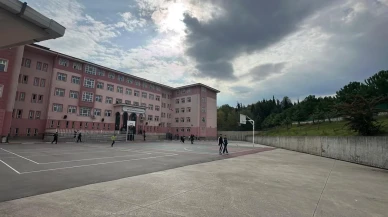 Özel eğitim öğrencisi Şehit Mete Yahşi Ortaokulu'nda arkadaşını yaraladı