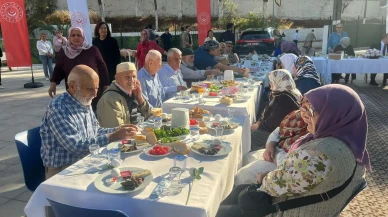 Aydın Valisi Yakup Canbolat yaşlılarla kahvaltıda bir araya geldi