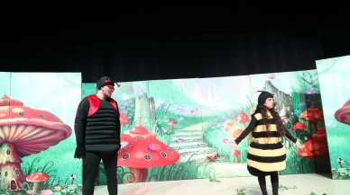 Gebze'de "Beneksiz Böcek Uğur" çocuk tiyatrosu izleyiciyle buluştu