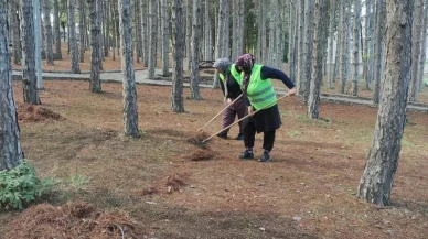 Gediz İlçesi'nde Adnan Menderes Ve Rıza Ocakoğlu Parkları Yenileniyor