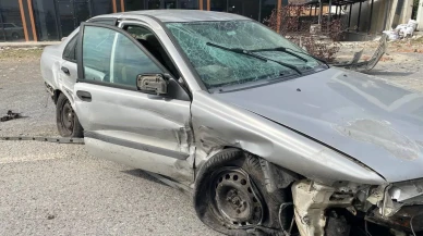 Bursa Mudanya'da hurdaya dönen otomobil kazasında yaralı kurtuldu