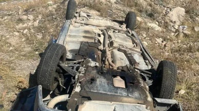 Ardahan'da devrilen otomobilde 4 kişi yaralandı