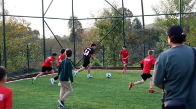 Sakarya Büyükşehir Belediyesi Karasu Limandere’de spor sahasını yeniledi