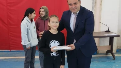 Afyonkarahisar'da 29 ekim coşkusu ilçelerde büyük katılımla kutlandı