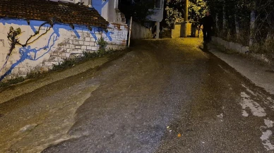 Bartın'da patlayan su borusu mahalleyi gölete çevirdi