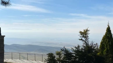 Ankara'nın Duatepe Anıtı sis altında kartpostallık manzaralar oluşturdu