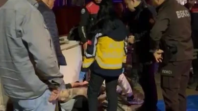 İzmir'in Bayraklı ilçesinde bir kişi parkta bıçaklanarak yaralandı