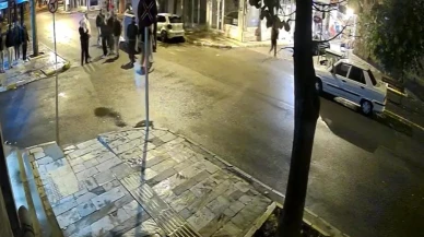 Isparta'nın Yalvaç ilçesinde devrilen araçtan 8 aylık bebek ve baba kurtarıldı