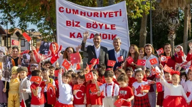 Manavgat’ta öğrenciler Cumhuriyet coşkusunu sokaklara taşıdı