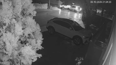 Çorum Alaca'da minibüs ve hafif ticari araç çarpıştı, sürücü kaçtı