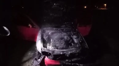 Muş'ta seyir halindeki otomobil alev aldı itfaiye müdahale etti