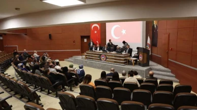 Kayseri Valisi Gökmen Çiçek vatandaşlarla bir araya gelerek sorunlarını dinledi