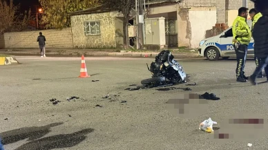 Iğdır'da motosiklet ile otomobil çarpıştı 2 yaralı