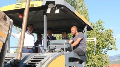 Gediz'in Arıca Köyü'nde yol asfalt ve genişletme çalışmaları tamamlandı