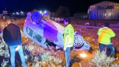 Aksaray'da hafif ticari araç takla atarak şarampole devrildi sürücü kaçtı