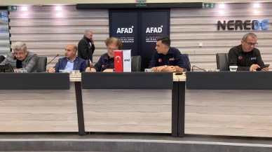 Afad deprem sonrası Balıkesir Sındırgı'da çalışmaları yönetiyor