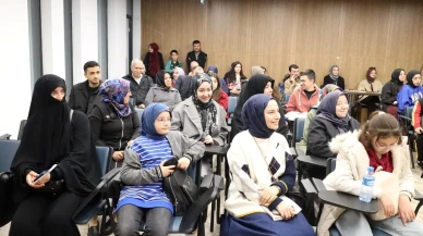 Halit Ertuğrul Kocaeli Kitap Fuarı’nda ebeveynlik üzerine tavsiyeler verdi