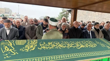Selma Taş Erzurum Narmanlı Camii’nde son yolculuğuna uğurlandı