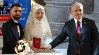 Konya'da 35 çift toplu nikah töreniyle evlendi