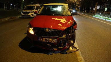 Elazığ'da otomobil yayalara çarptı iki kişi ağır yaralandı