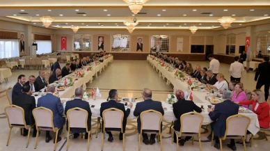 Esenyurt Belediye Başkan Vekili Can Aksoy muhtarlarla kahvaltıda buluştu