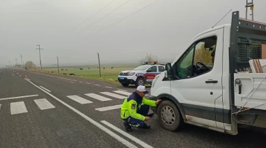 Muş'ta kış lastiği denetiminde 50 araç kontrol edildi ve 2 sürücüye ceza kesildi