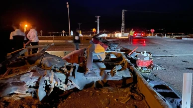 Kahramanmaraş'ın Afşin ilçesinde iki otomobil çarpıştı, Fiat Tofaş ikiye bölündü