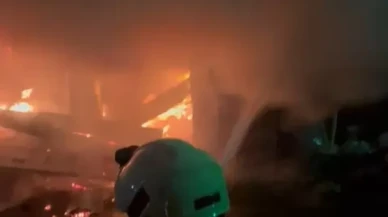 Rize'de 3 katlı binanın kömürlüğünde çıkan yangın paniğe neden oldu