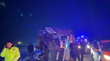 Diyarbakır'ın Bismil ilçesinde zincirleme trafik kazasında ölü ve yaralılar var