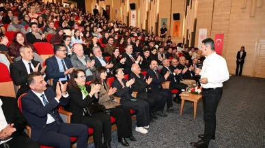 Anadolu Üniversitesi ev sahipliğinde düzenlenen Ufest Gençlik Festivali Bakan Yardımcısı Boyraz'ın sunumuyla sona