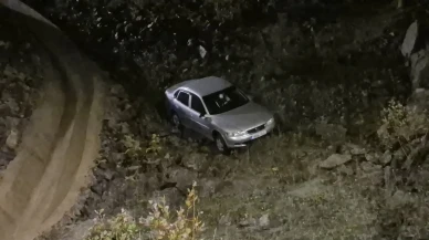 Bartın'da yağış sebebiyle kontrolden çıkan araç viyadükten uçtu, sürücü yaralandı