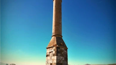 Afyonkarahisar’da 200 yıllık Selçuklu minaresi yangına rağmen ayakta kalmayı başardı