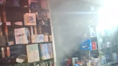 İzmir'in Aliağa ilçesinde cep telefonu aksesuar mağazasında yangın çıktı