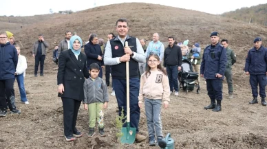 Düzce'de öğretmenler 24 Kasım anısına bin fidan dikerek hatıra ormanı oluşturdu