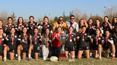 körfez Gençlerbirliği kadınlar 15'li ragbi ligi finalinde İstanbul Firuzköy'ü 11-5 yenerek şampiyon oldu
