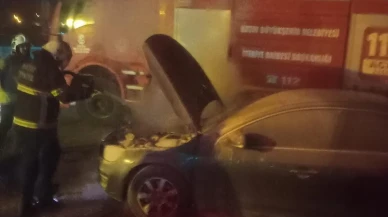 Hatay’da seyir halindeki otomobil alevlere teslim oldu