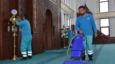 Kocasinan Belediyesi camilerde gül suyuyla temizlik seferberliği başlattı