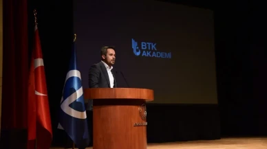 Anadolu Üniversitesi'nde yapay zekâ ve eğitim konferansı düzenlendi