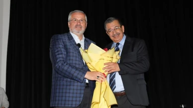 Yazar Hayati İnanç Bafra'da aile konulu konferans verdi