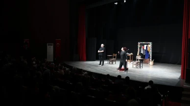 Aydın Büyükşehir Belediyesi Şehir Tiyatroları'nda yeni sezon "Kader Böyleymiş" oyunuyla başladı
